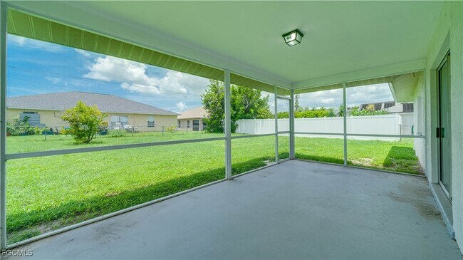 Building Photo - 1416 SE 2nd Ave