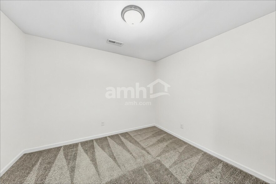 Building Photo - 4983 Old Towne Village Cir