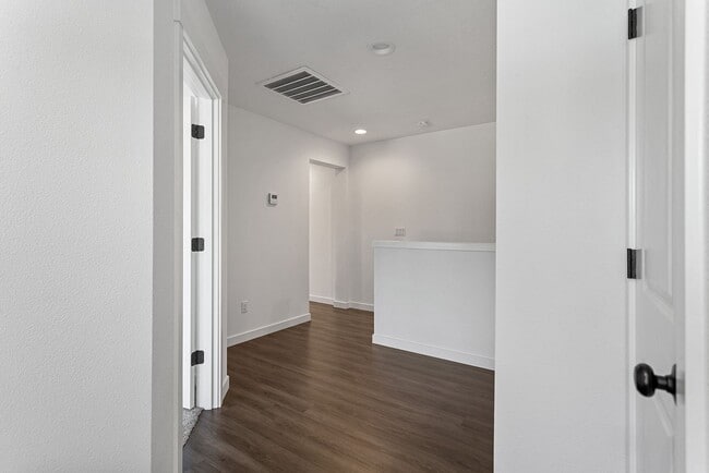 Building Photo - 2022 - Plenty of upgrades !  Access to Pool + Amenities. AC on Main, Walking trails, Nice End uni...