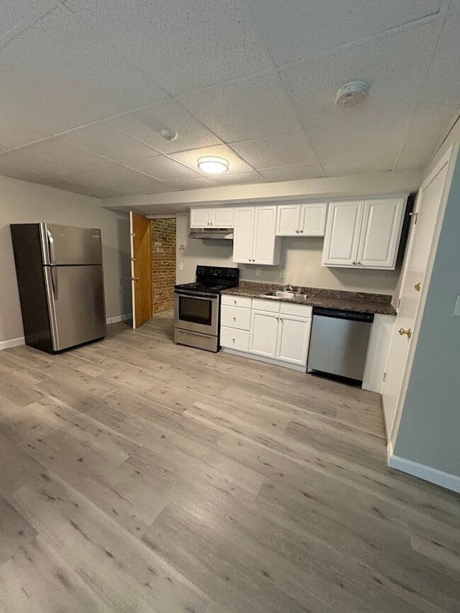 Building Photo - 566 Beach