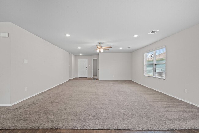 Building Photo - Craftsman in Cleburne