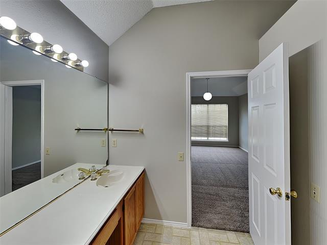 Building Photo - 221 Seegers Dr