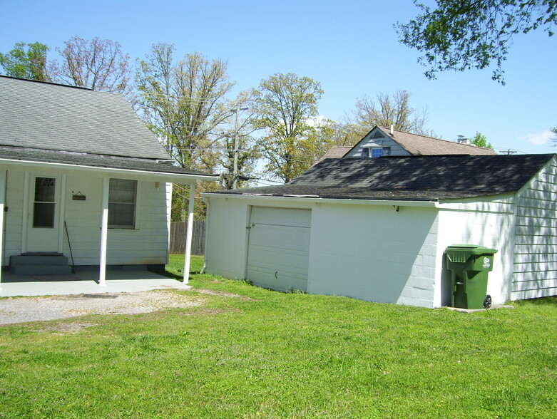 Building Photo - 2002 Sevierville Rd