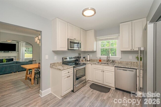 Building Photo - 203 State St