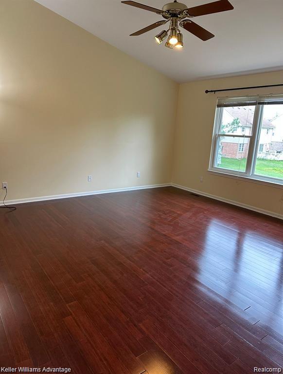 Building Photo - 45655 Larchmont Dr