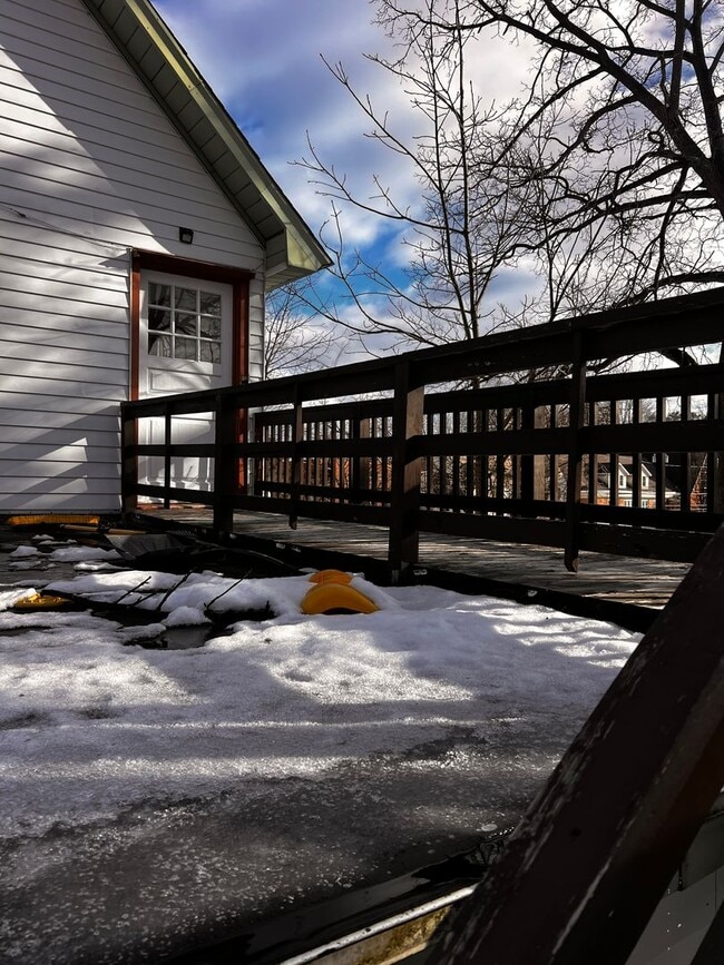 Building Photo - 9 Elsmere Ave