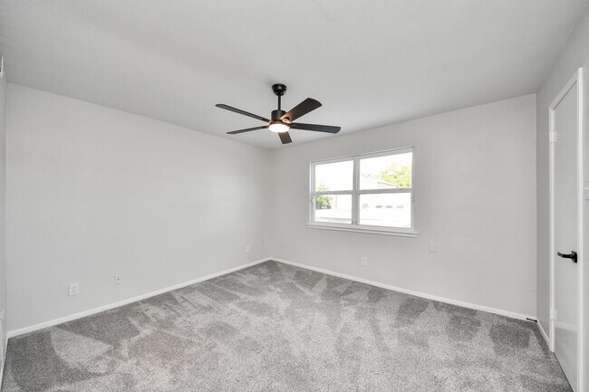 Building Photo - 18209 Vinland Dr