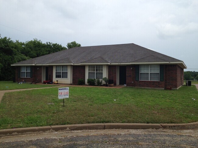 Building Photo - Duplex