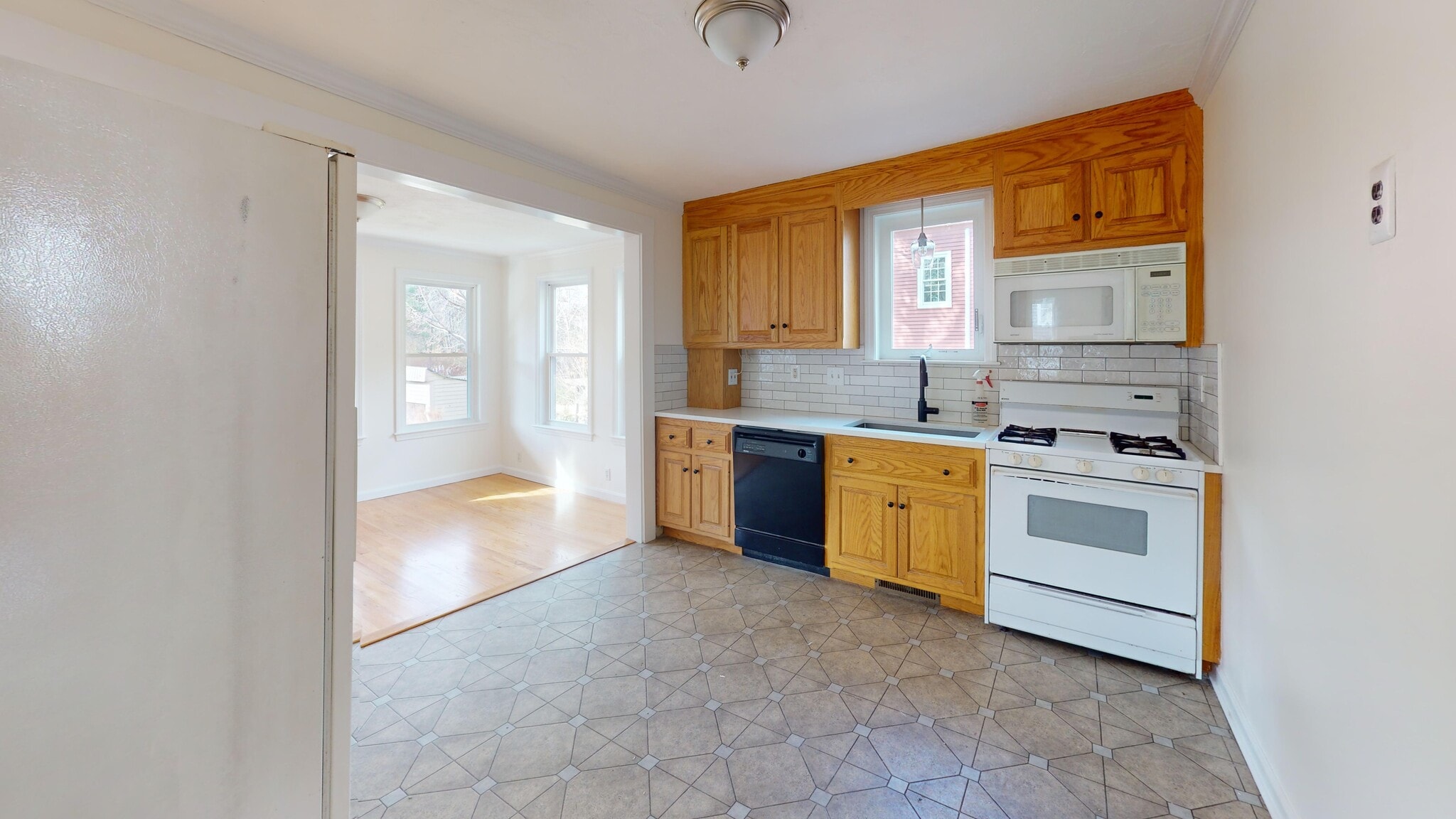 Building Photo - 8 Haven St