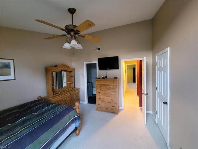Building Photo - 921 Martingale Ct
