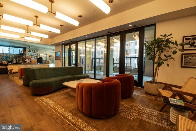 Building Photo - 200S Broad St