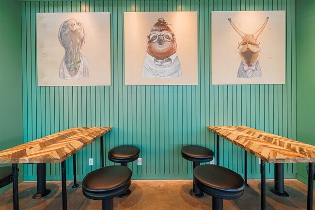 Building Photo - 10505 Deerwood Rd