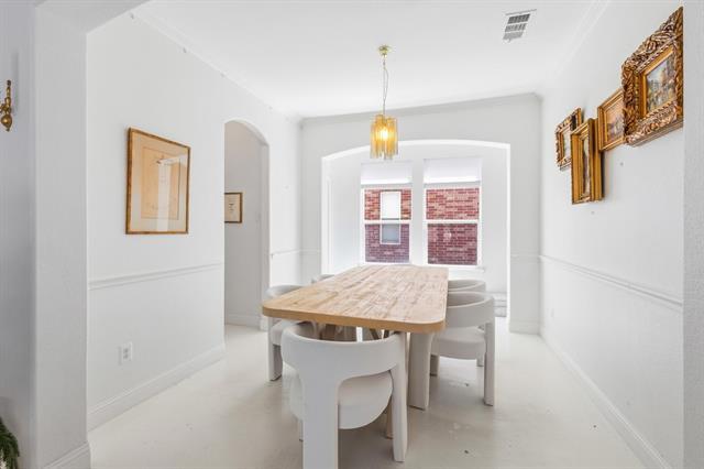 Building Photo - 16012 Alvarado Dr