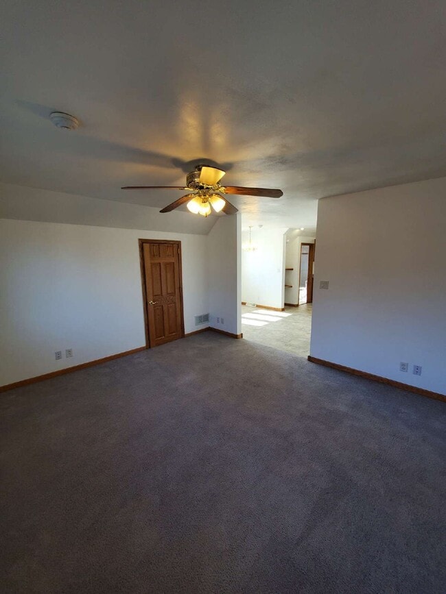 Building Photo - 1103 S 86th St