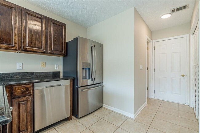 Building Photo - 3301 Avensong Village Cir