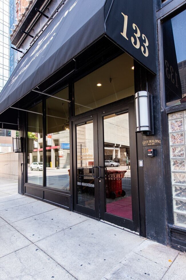 Building Photo - Furnished 3 bedroom/2bath Condo including Utilities!