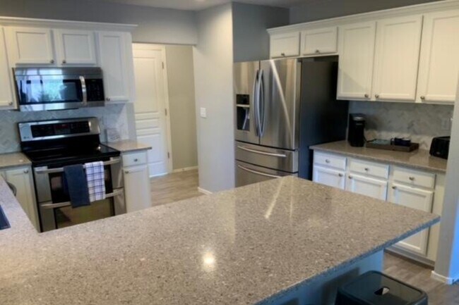 Building Photo - 15550 N Frank Lloyd Wright Blvd