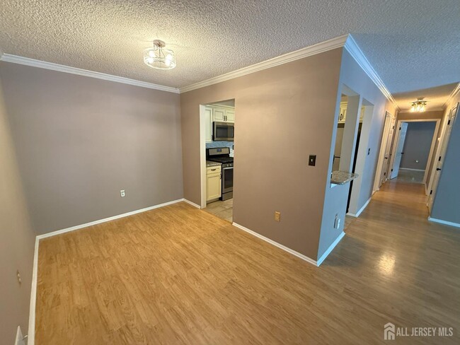 Building Photo - 38 Cheverny Ct