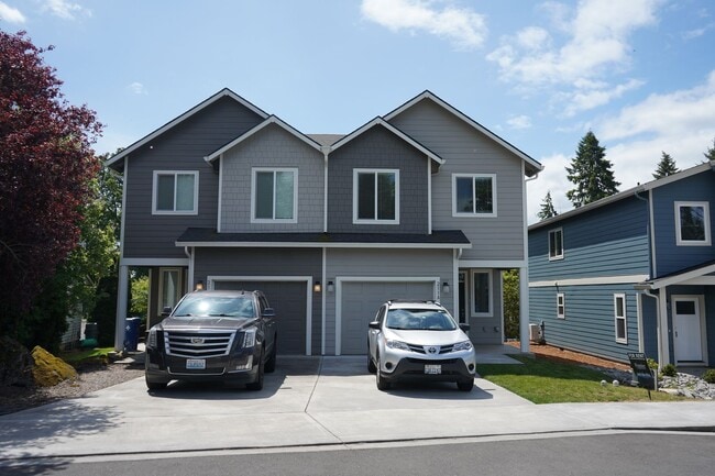 Building Photo - 211 Cloverdale Rd