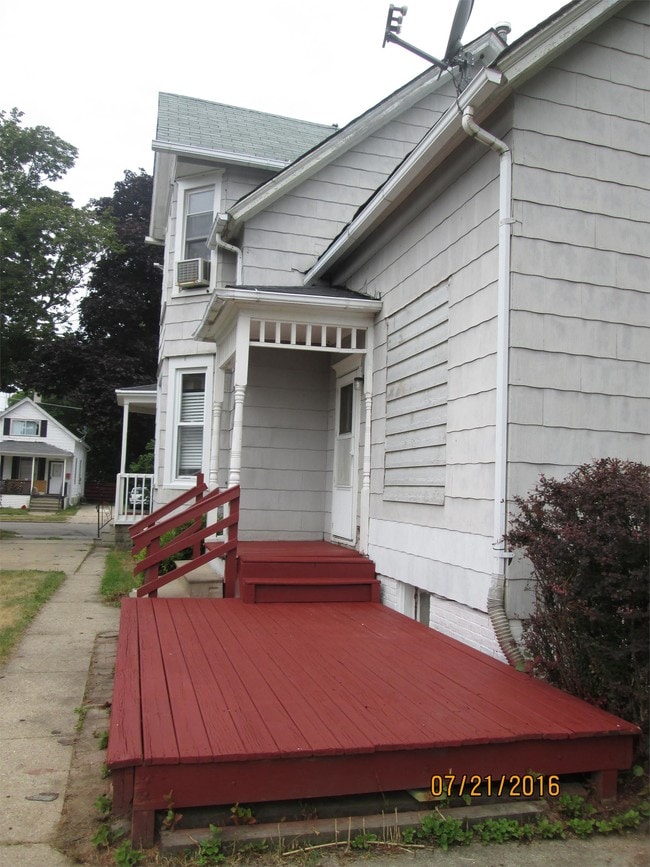 Building Photo - 4049 6th Ave