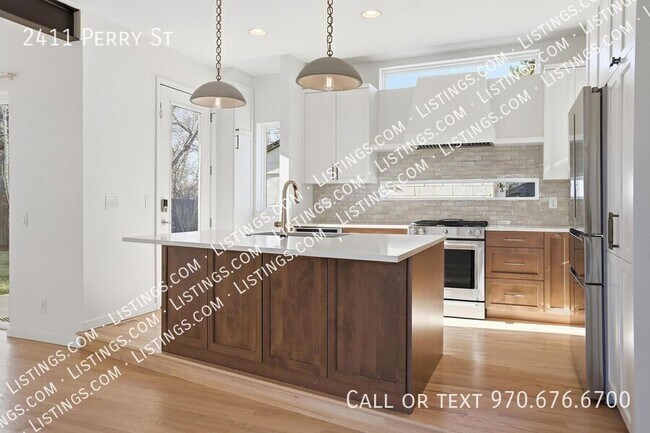 Building Photo - 2411 Perry St