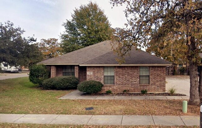 Primary Photo - "Great 3-Bed, 2-Bath Home – 1,400 Sq Ft of...