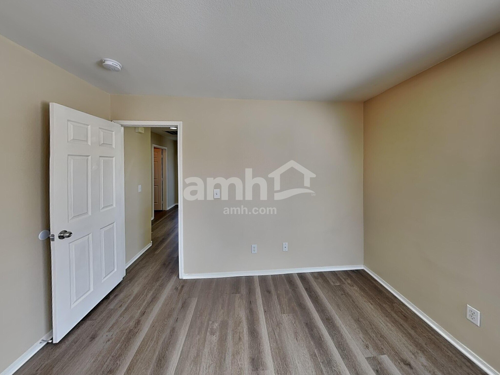 Building Photo - 986 Cantabria Heights Ave
