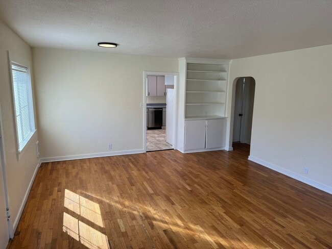 Building Photo - 4 Bedroom House in SE Eugene