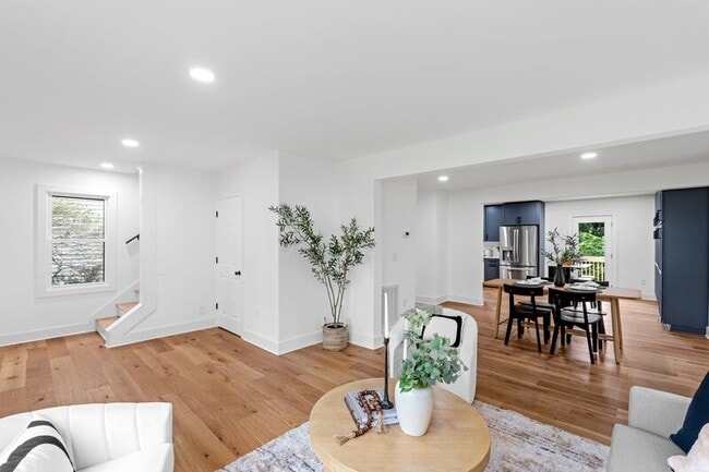 Building Photo - 28 Douglas Dr