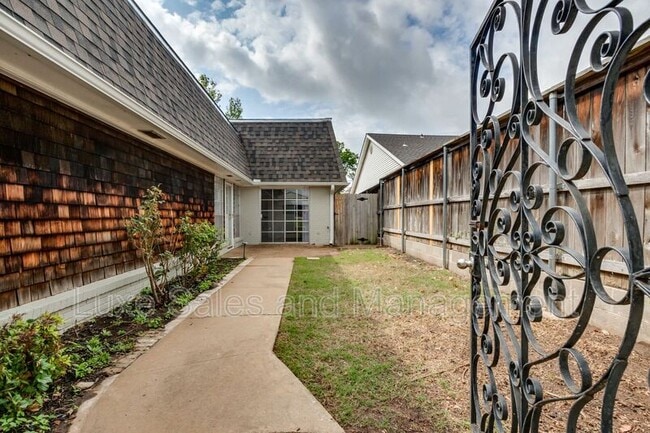 Building Photo - 2518 NW 62nd St