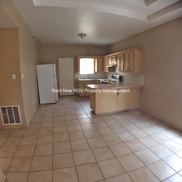 Building Photo - 3802 Clavel St