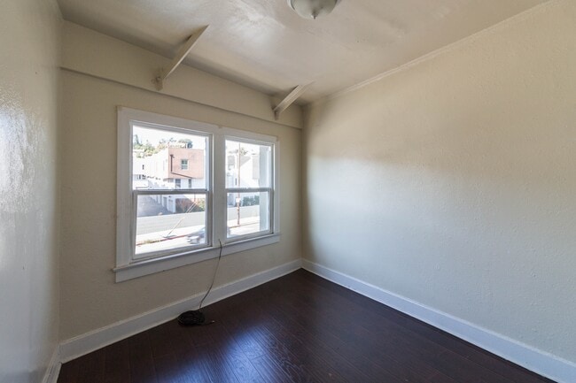 Building Photo - 1840 Glendale Blvd