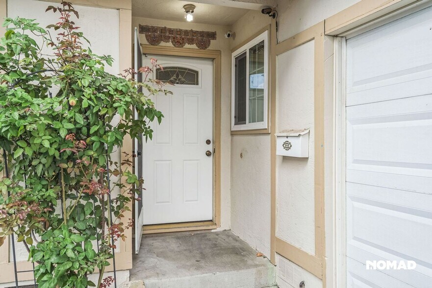 Building Photo - 5450 Scenic Ave