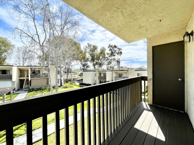 Building Photo - Upper Level Condo in Gated Arbor Hill!