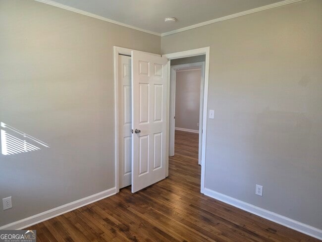 Building Photo - 8 Ronnie Ave