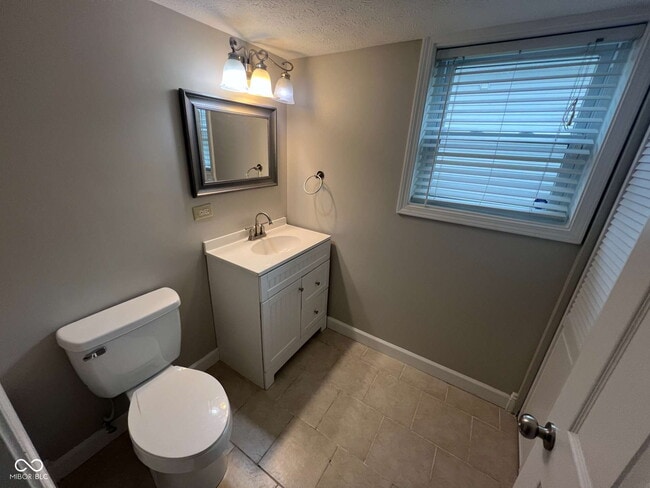 Building Photo - 2611 N Delaware St