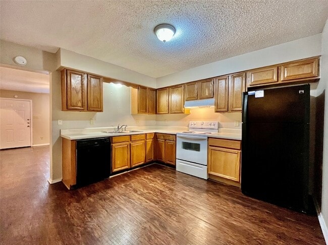 Building Photo - 3047 Olympia Dr