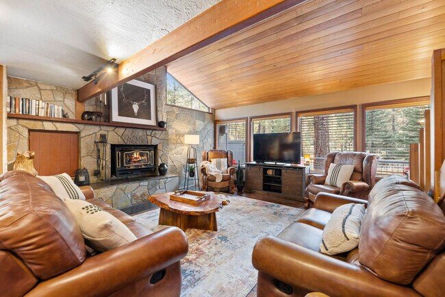 Building Photo - 18087 E Butte Ln