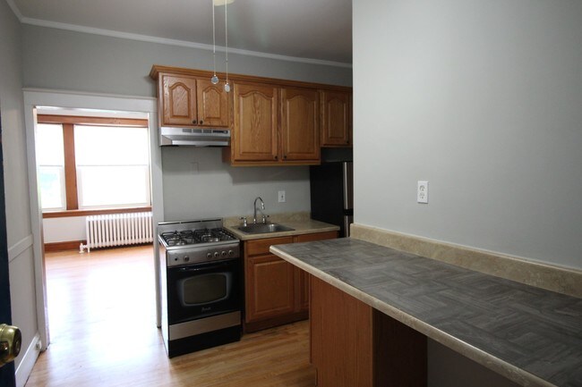 Primary Photo - 3925 W Schubert Ave