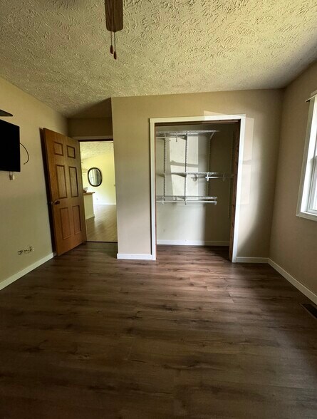 Building Photo - 2080 Robins Ct NW