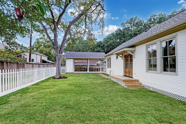 Building Photo - 138 Lakeview Dr