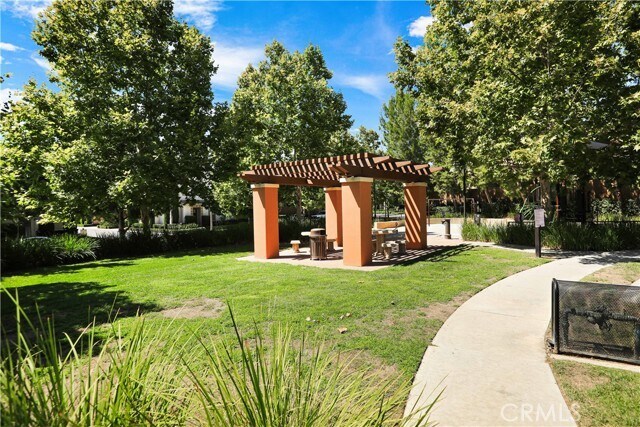Building Photo - 104 Desert Bloom