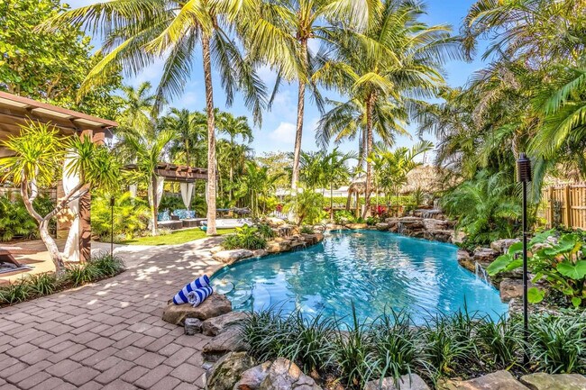 Building Photo - 2004 NE 17th Way