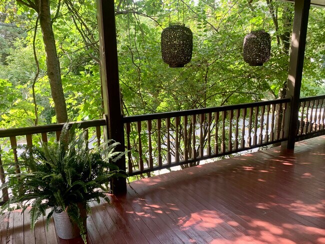 Building Photo - 1701 W Doe Run Rd