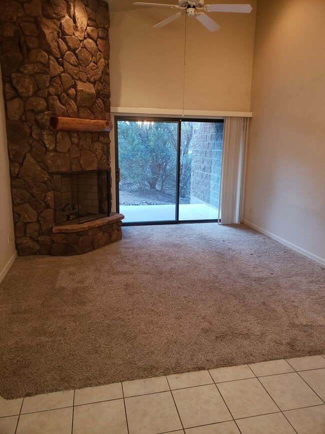 Building Photo - 2 bed / 2 bath - 2 car attached garage