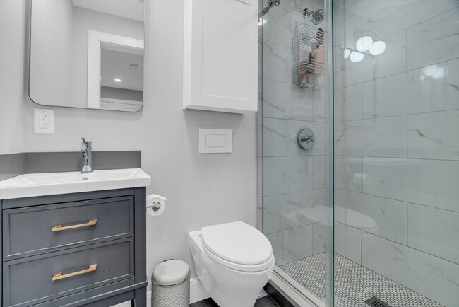 Building Photo - 1721 Centre St