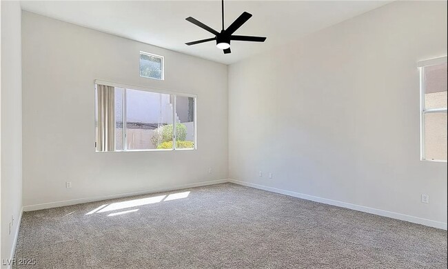 Building Photo - 24 Staghorn St