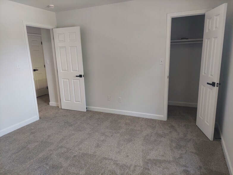 Building Photo - 278 Wolfner Dr