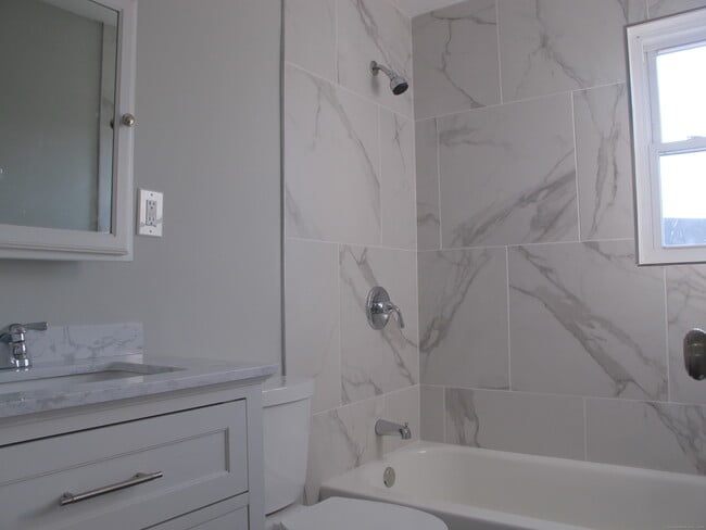 Building Photo - 175 Seaton Rd