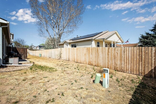 Building Photo - 1749 Rowan Ln
